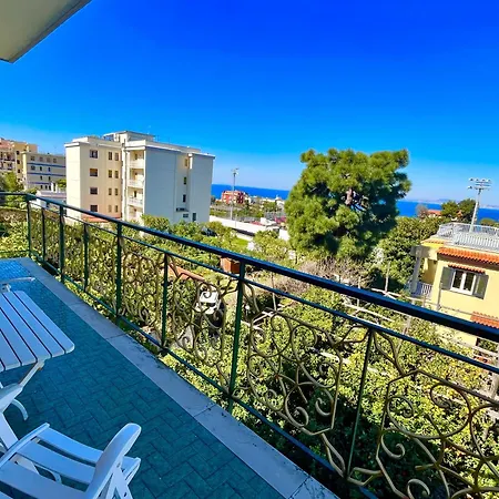 Bright 3 Bedrooms With Seaview Balcony Apartamento Sorrento