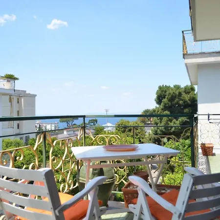 Bright 3 Bedrooms With Seaview Balcony Sorrento