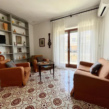 Bright 3 Bedrooms With Seaview Balcony Apartamento