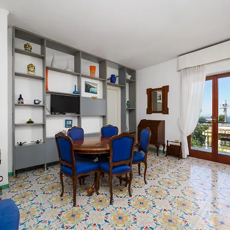 Casa Sofia - 3 Bedrooms Apartment With Seaview Balcony * Sorrento