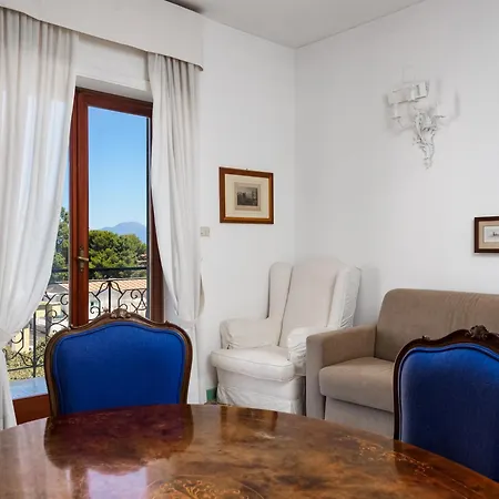 Casa Sofia - 3 Bedrooms Apartment With Seaview Balcony * Sorrento