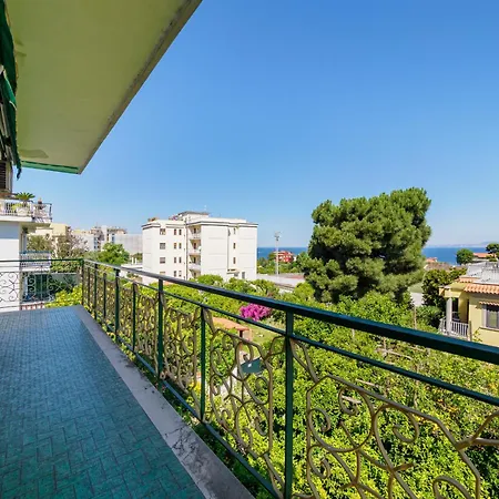 Casa Sofia - 3 Bedrooms Apartment With Seaview Balcony Sorrento