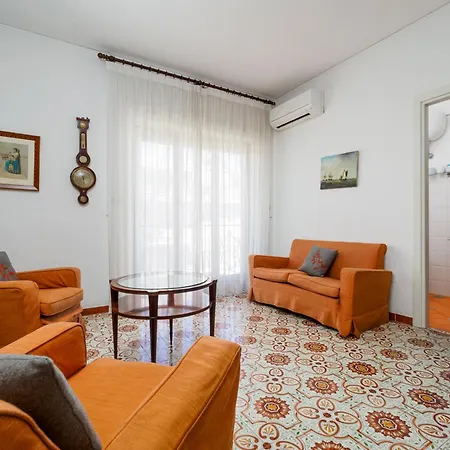 Bright 3 Bedrooms With Seaview Balcony Appartamento