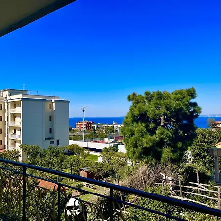 Bright 3 Bedrooms With Seaview Balcony Apartmán Sorrento