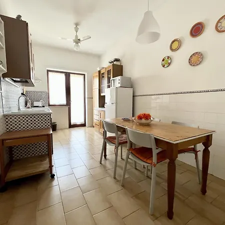 Bright 3 Bedrooms With Seaview Balcony